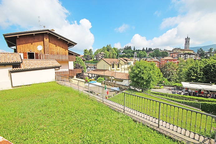 Villa in vendita a Selvino