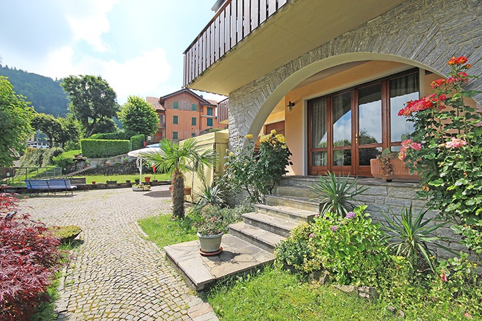 Villa in vendita a Selvino