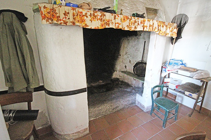 Rustico in vendita a Caprino Bergamasco, Formorone