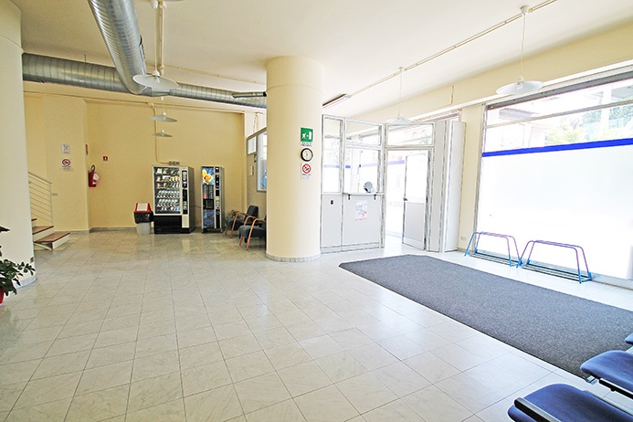 Negozio in vendita a Bergamo, Centrale