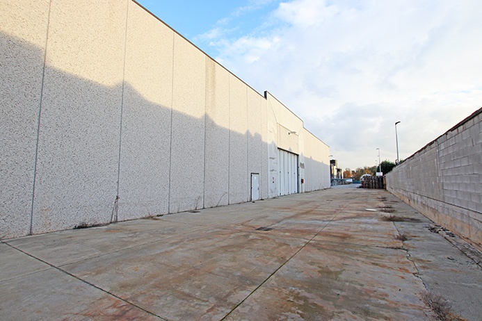 Capannone in vendita a Busto Arsizio, Sacconago