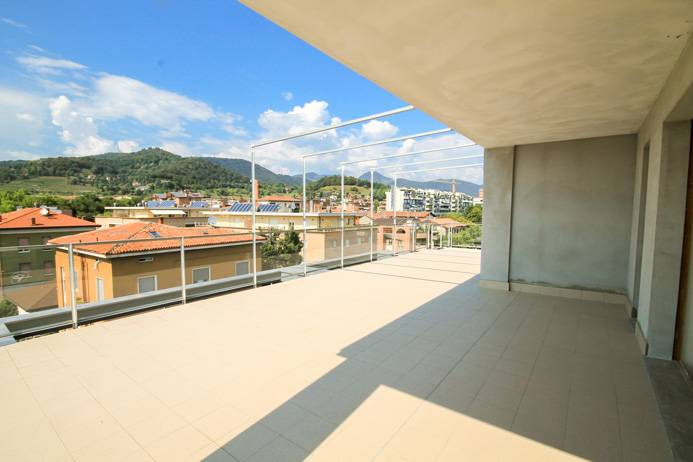 Attico in vendita a Bergamo, Redona