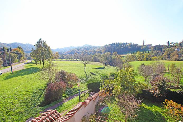 Cascina/Casale/Masseria in vendita a Caprino Bergamasco, Celana