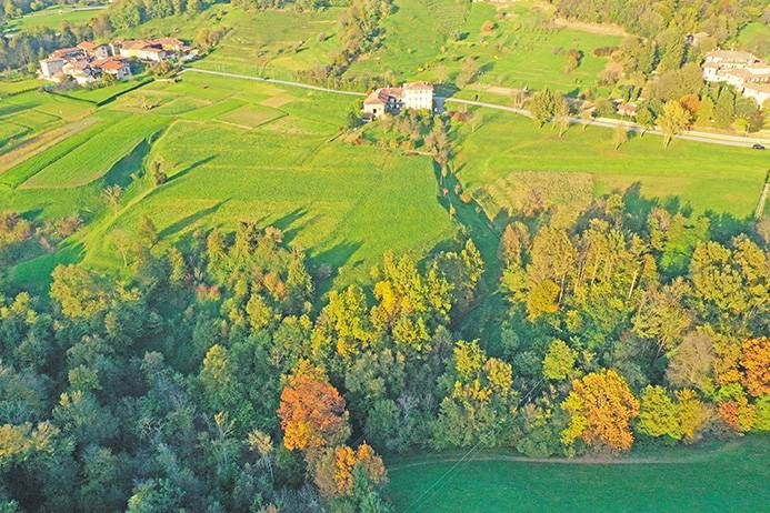 Cascina/Casale/Masseria in vendita a Caprino Bergamasco, Celana