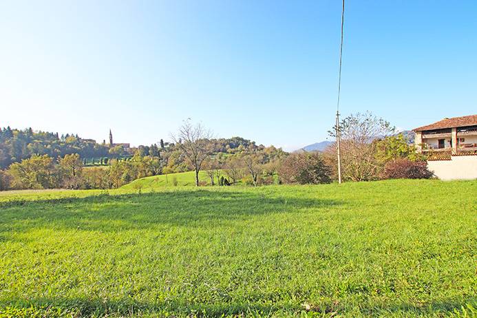 Cascina/Casale/Masseria in vendita a Caprino Bergamasco, Celana