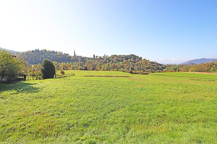 Cascina/Casale/Masseria in vendita a Caprino Bergamasco, Celana