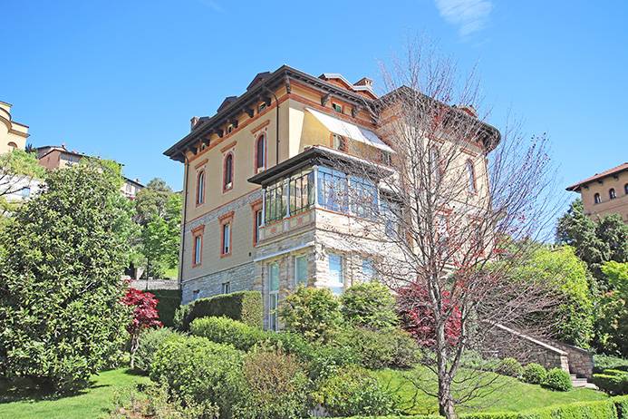 Appartamento in vendita a Bergamo, Centrale