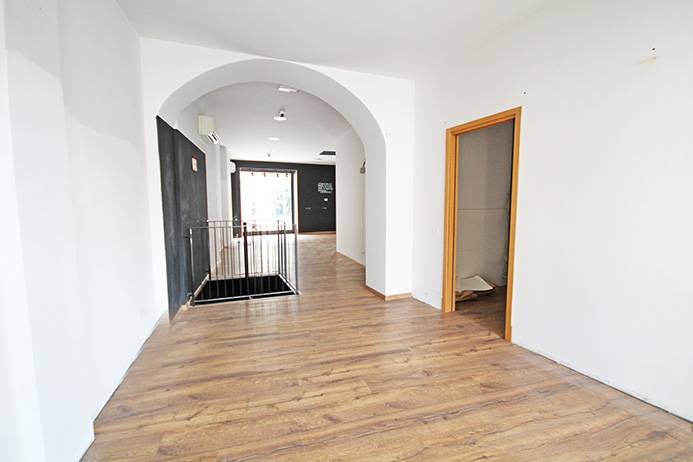 Negozio in vendita a Bergamo, Centrale