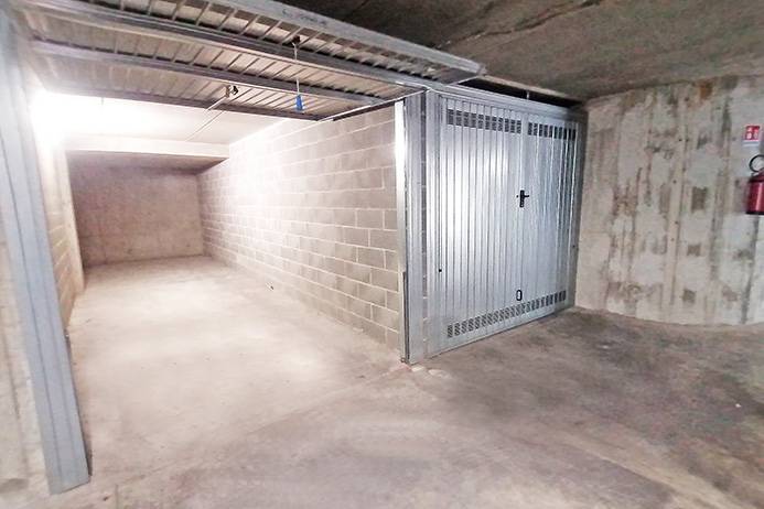 Box o garage in vendita a Bergamo, Redona