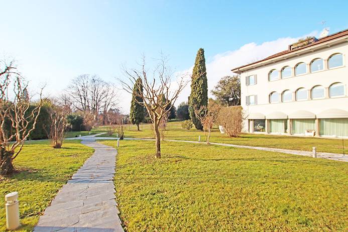 Casa indipendente in vendita a Bergamo, Redona