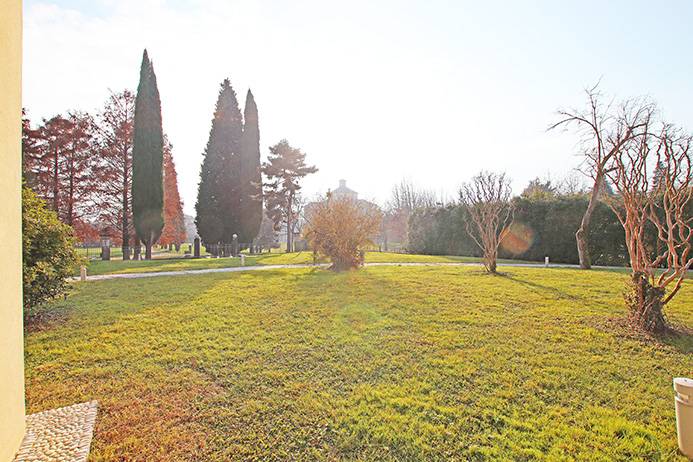 Casa indipendente in vendita a Bergamo, Redona