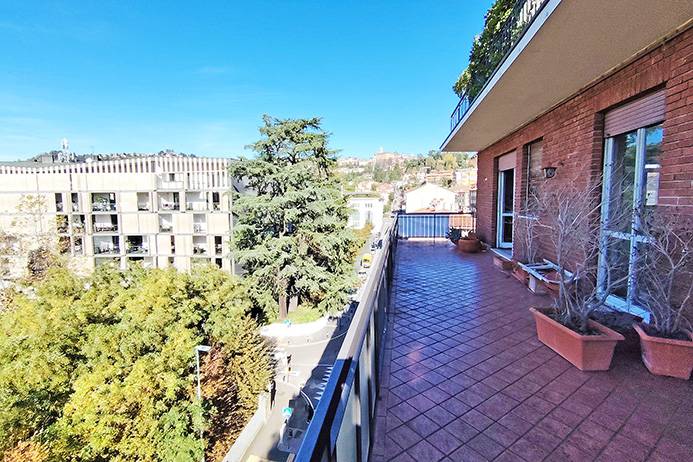 Appartamento in vendita a Bergamo, Centrale