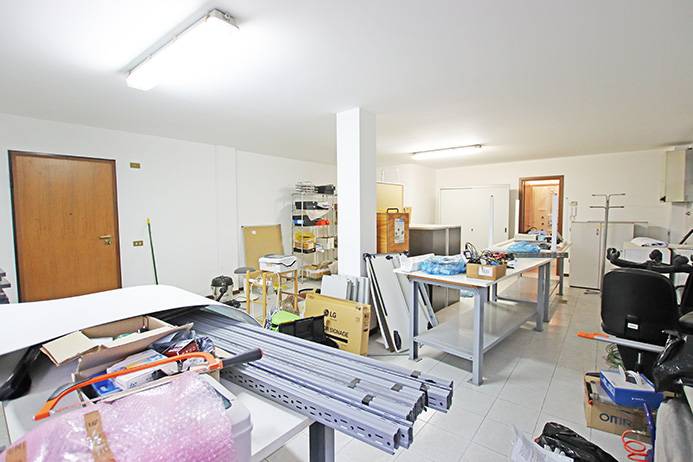 Magazzino in vendita a Osio Sotto