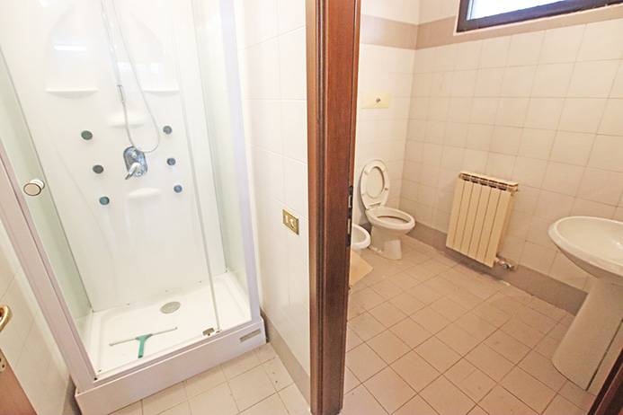 Magazzino in vendita a Osio Sotto