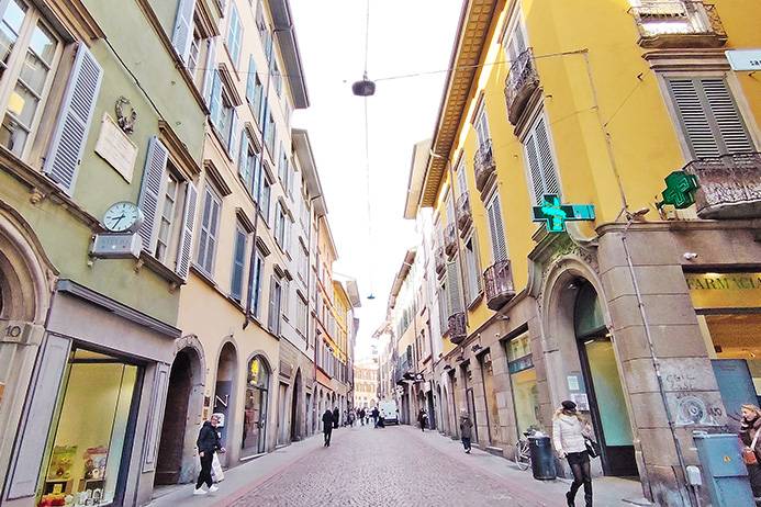 Mansarda in vendita a Bergamo, Centrale