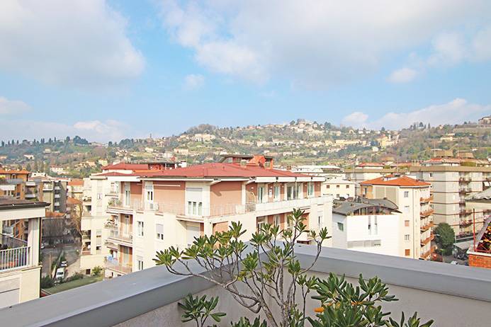 Attico in vendita a Bergamo, Centrale