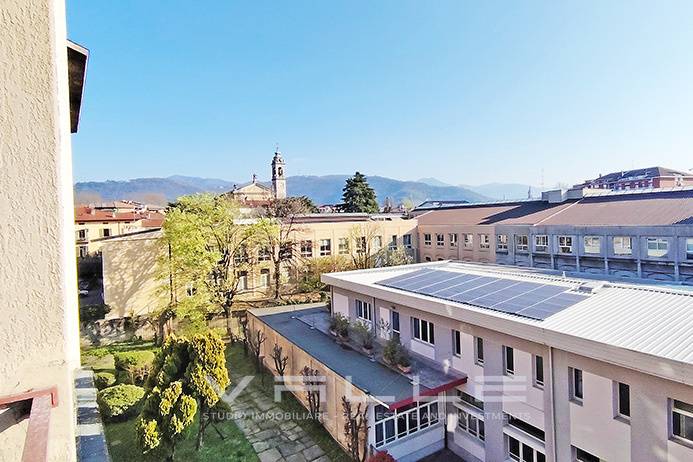 Appartamento in vendita a Bergamo, Centrale