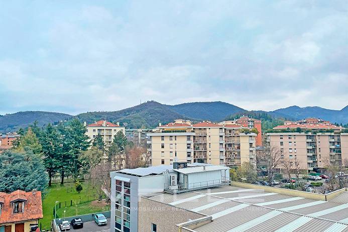 Attico in vendita a Bergamo, Redona