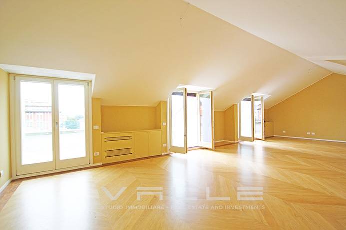 Attico in affitto a Bergamo, Centrale