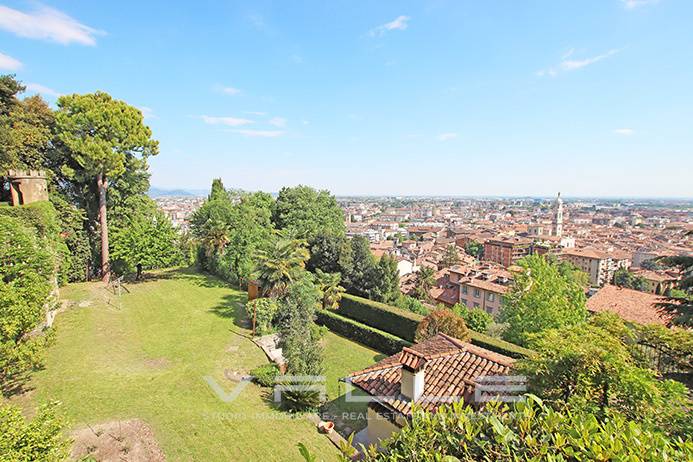 Villa in vendita a Bergamo, Centrale