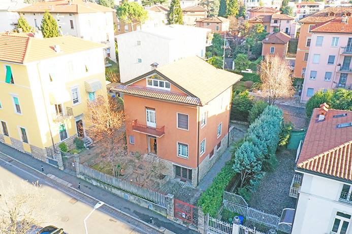 Villa in vendita a Bergamo, Centrale