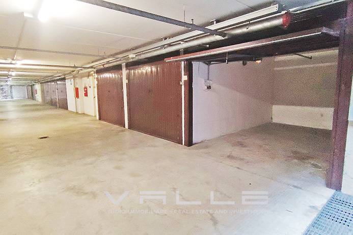 Box o garage in vendita a Bergamo, Centrale