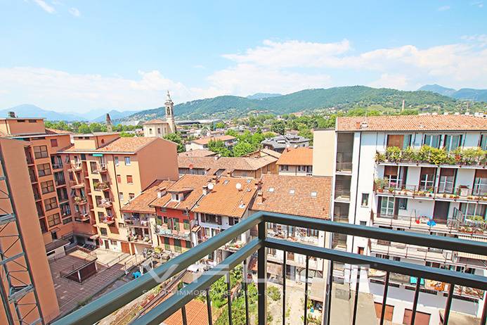 Appartamento in vendita a Bergamo, Centrale