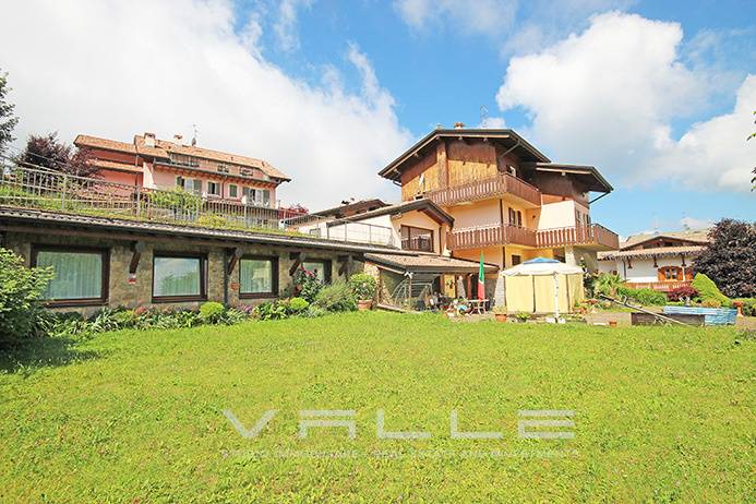 Villa in vendita a Selvino