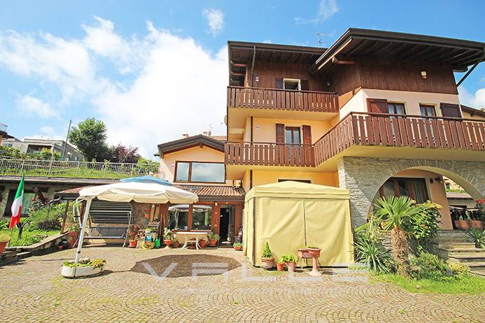 Villa in vendita a Selvino