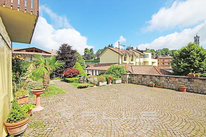 Villa in vendita a Selvino