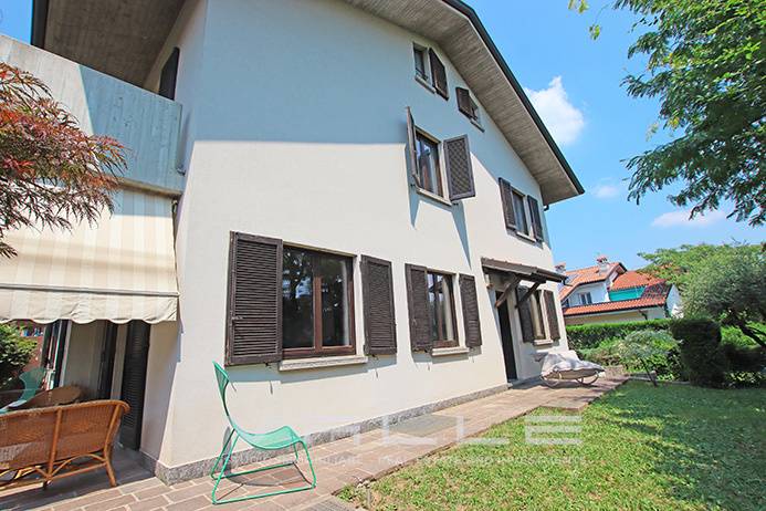 Villa in vendita a Mozzo
