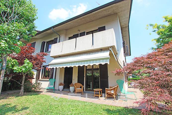 Villa in vendita a Mozzo