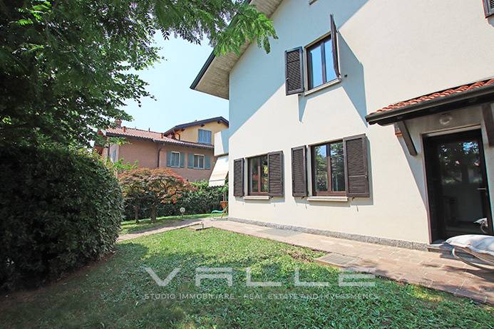 Villa in vendita a Mozzo