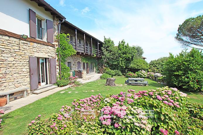 Casa indipendente in vendita a Bergamo, Colli di Bergamo