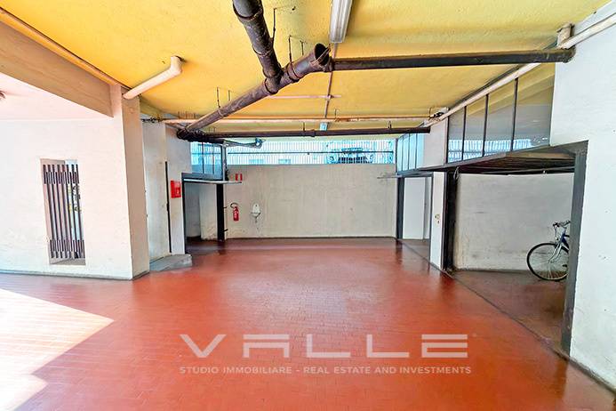 Box o garage in vendita a Bergamo, Centrale