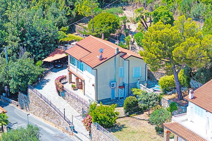 Villa in vendita a Andora, Rollo