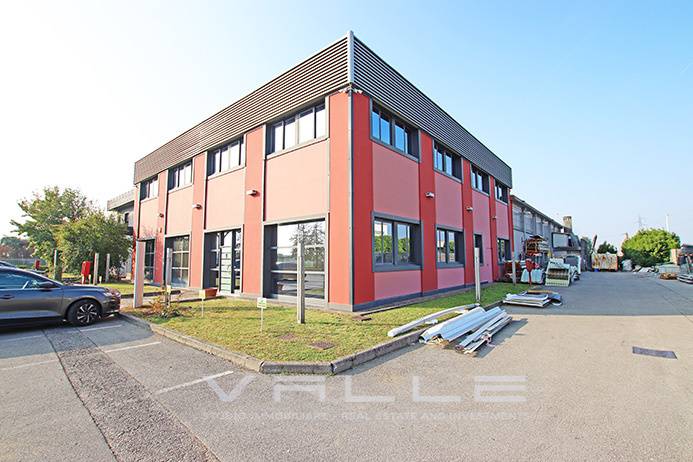 Capannone Industriale in vendita a Urgnano