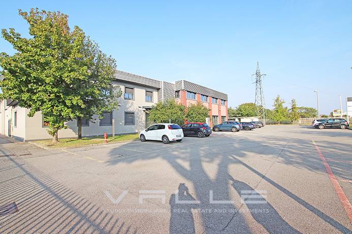 Capannone Industriale in vendita a Urgnano
