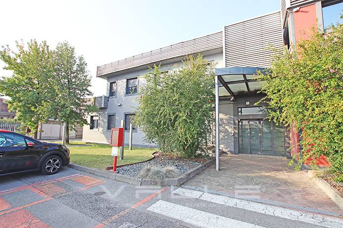 Capannone Industriale in vendita a Urgnano