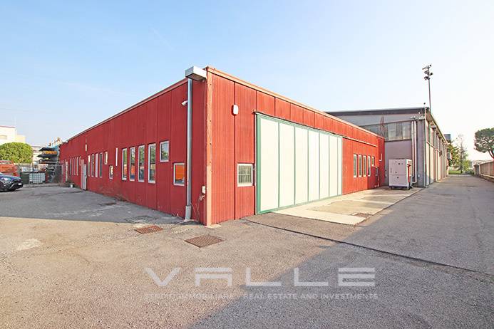 Capannone Industriale in vendita a Urgnano