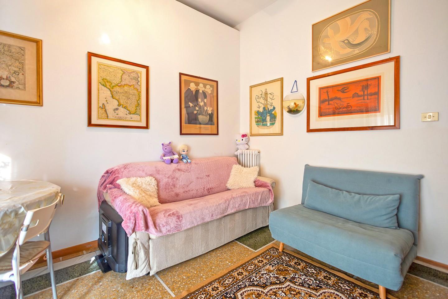 Trilocale con terrazzo a Cascina