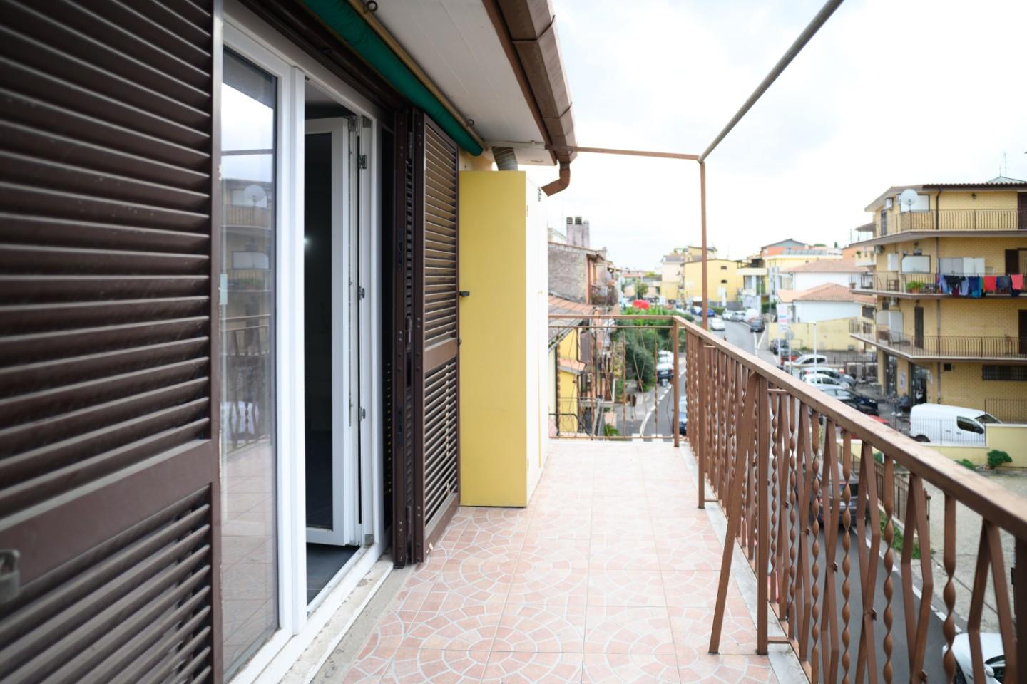 Trilocale con terrazzi a Mentana