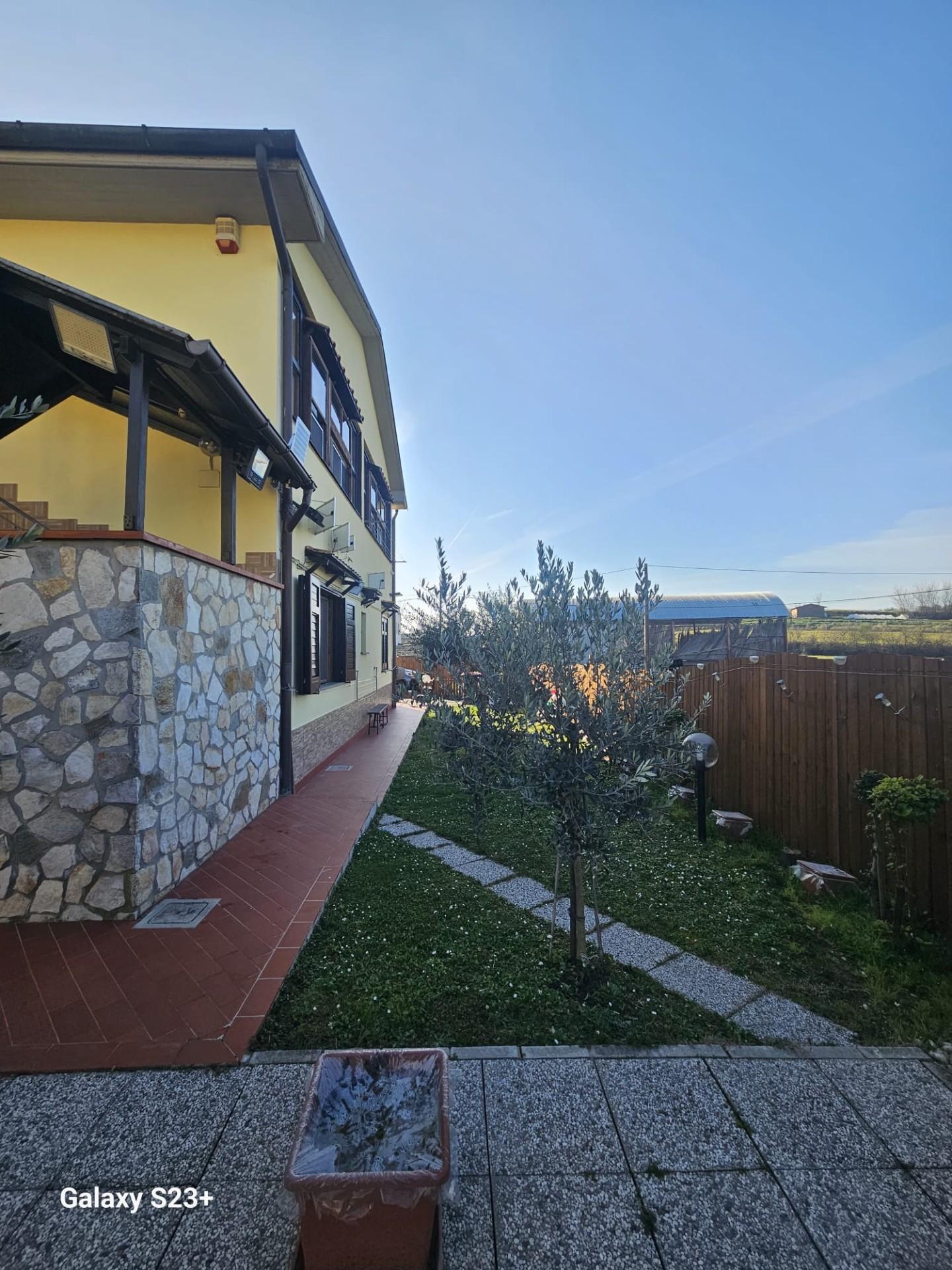 Quadrilocale con giardino a Pontedera