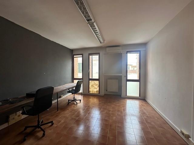 Ufficio in vendita a Cascina
