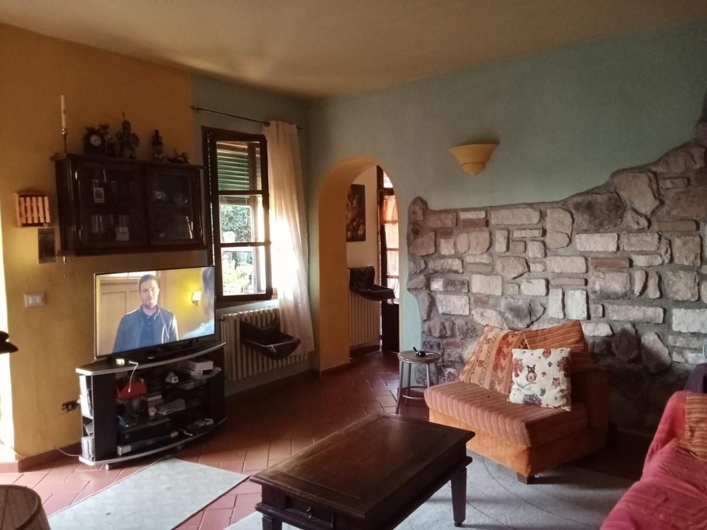 Villa con giardino, Buti la croce