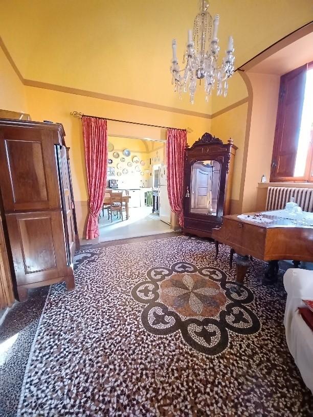 Villa con giardino, Cascina navacchio