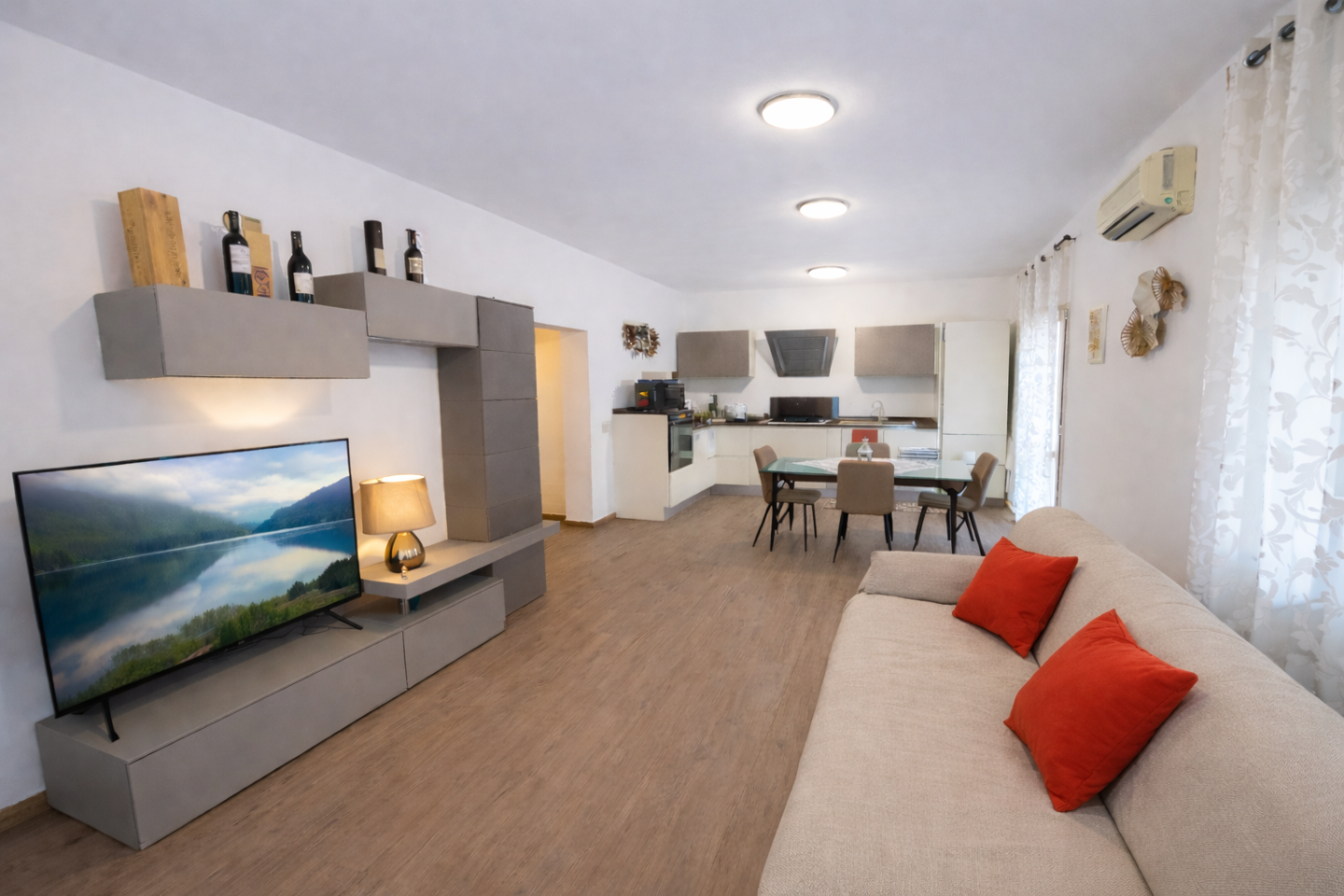 Villa con giardino, Cascina san lorenzo alle corti