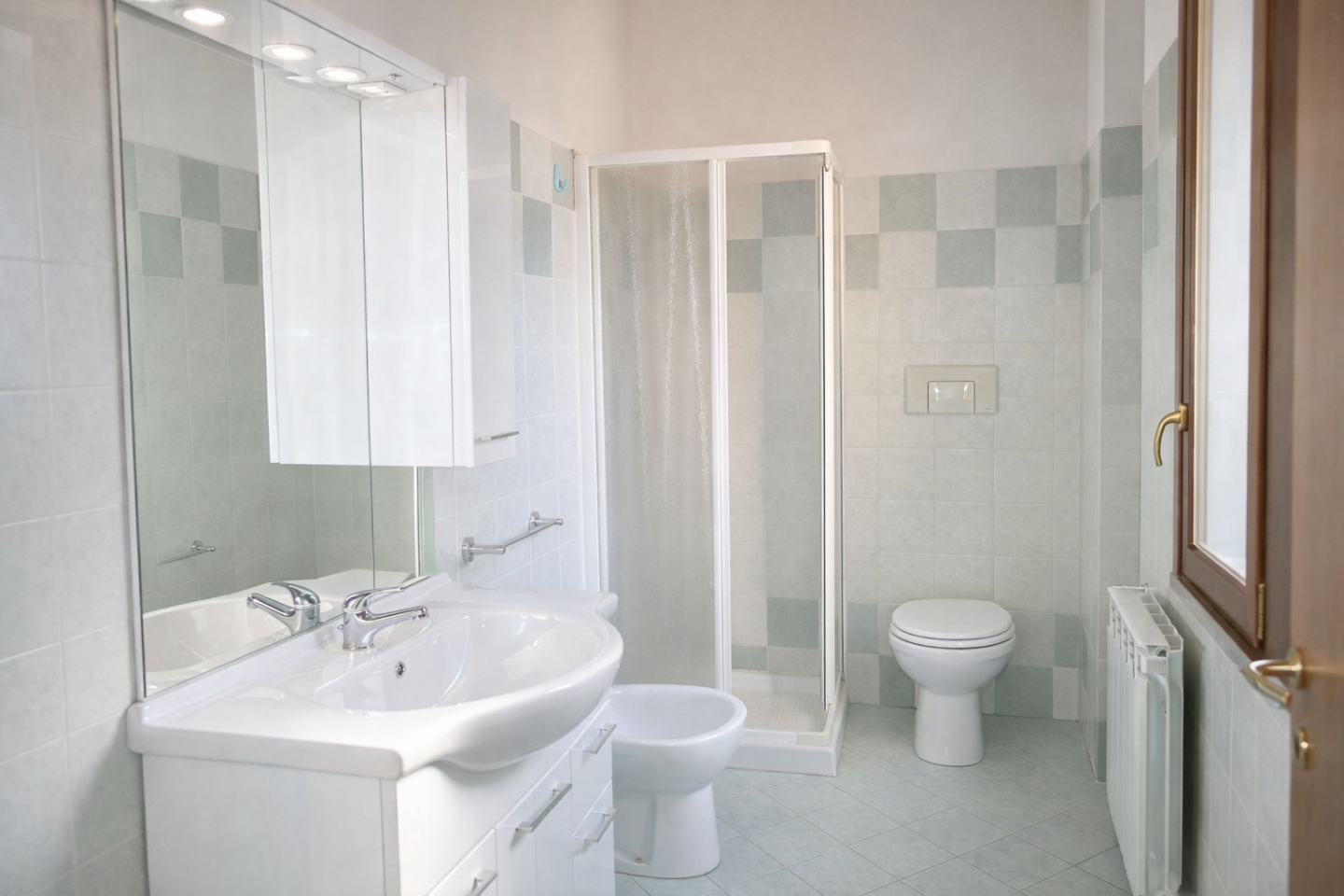 Bilocale arredato in affitto a Cascina