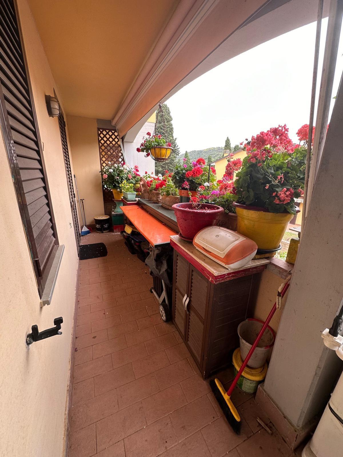 Villa con giardino a Campiglia Marittima