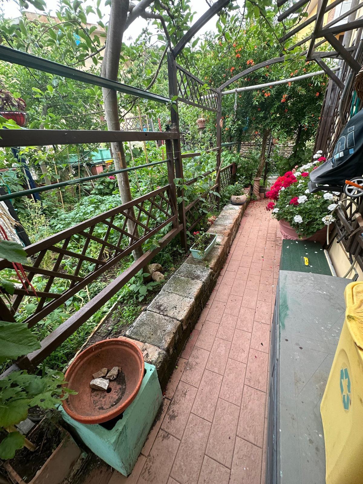 Villa con giardino a Campiglia Marittima